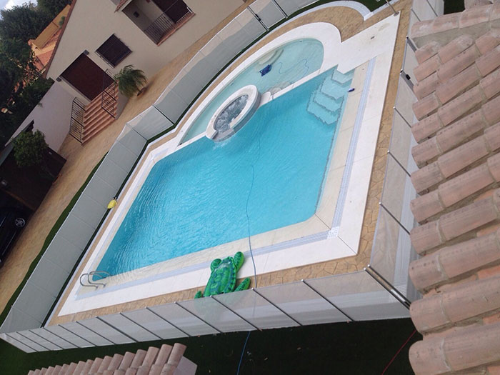 Piscina desbordante