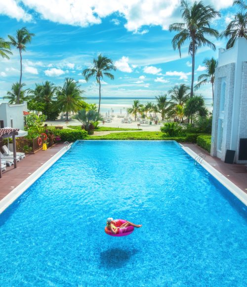 Piscinas Tradicionales con Estilo y Funcionalidad